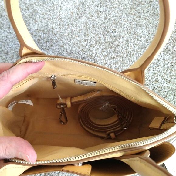 A New Day Pastel Yellow Crossbody Bag Detachable Strap Purse - Picture 4 of 15